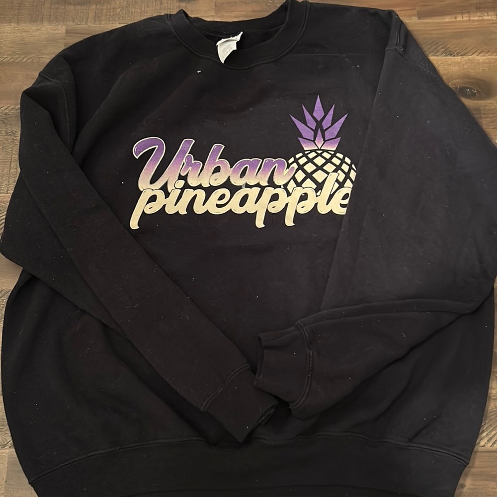 Sweatshirt